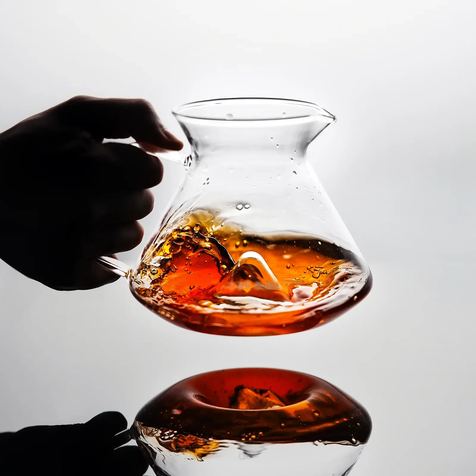 MHW-3BOMBER Hill Coffee Server 600ml